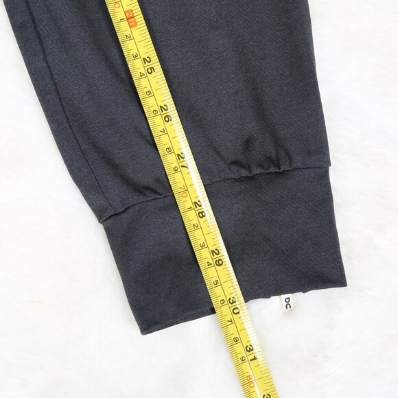 ON RUNNING Swiss Designed Running Pants | Size Large - Picture 12 of 13